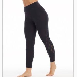 NWT Marika Tummy High Rise Crop Legging